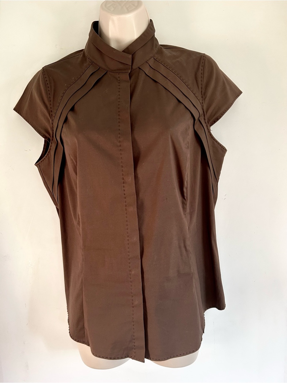 Per Se Carlisle Chocolate Brown Pleated Cap Sleeve Blouse Stretch Size 10. NWT